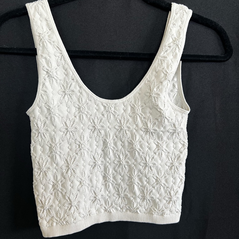 🌸 Forever 21 Floral Embroidered Crop Top in Seashell | Size S/M - Picture 4 of 6